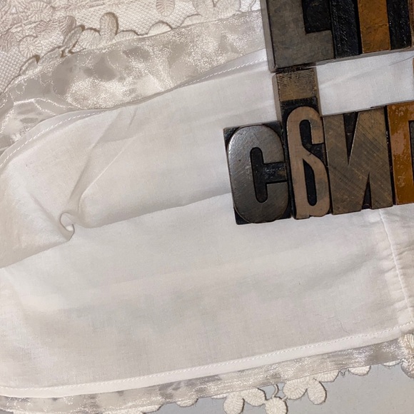 J. CREW White Tea Towel Fabric with White Cotton Floral Lace - Picture 7 of 10